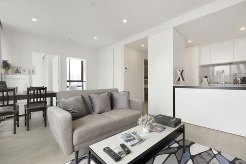 Gravity DefyingLight Filled ApartmentBay To City ViewsRooftop DeckHot TubNetflix - Accommodation Great Ocean Road 2