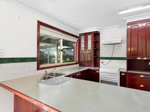 GUMS & ROSES - Family Home In The Heart Of Town. - Accommodation Great Ocean Road 3