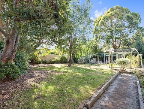 GUMS & ROSES - Family Home In The Heart Of Town. - Accommodation Great Ocean Road 2
