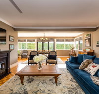 Hedge House - luxury space style great location - Accommodation Great Ocean Road