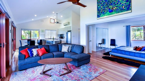 Heliconia 10 Newly Renovated Centrally Located House Hamilton Island - Accommodation Great Ocean Road 3