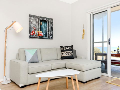 High Tide - Wallaroo Beachfront Property - Pet-Friendly - Accommodation Great Ocean Road 2