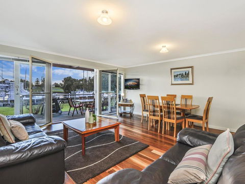 JOHANSSON'S PERCH No. 1 - Accommodation Great Ocean Road 0
