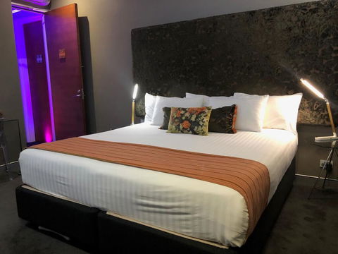 Junction Hotel - Accommodation Great Ocean Road 2