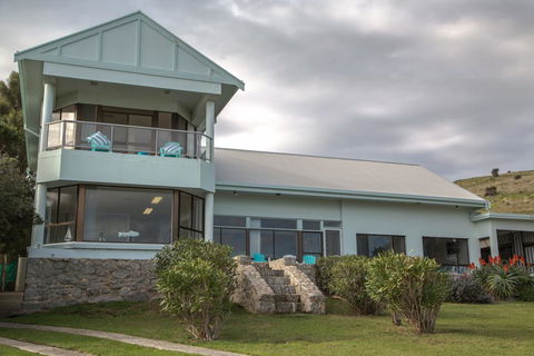 King Of North Bay - 103 Gold Coast Drive - Accommodation Great Ocean Road 3