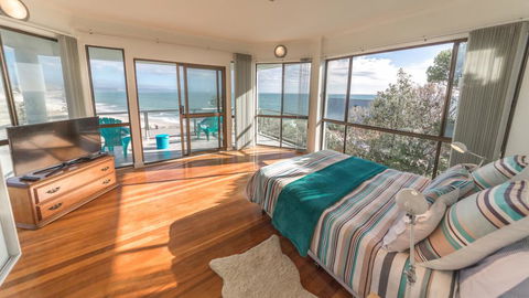 King Of North Bay - 103 Gold Coast Drive - Accommodation Great Ocean Road 1