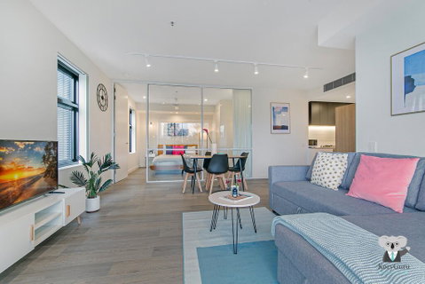 KOZYGURU WOLLI CREEK KOZY 1 BED APT SYDNEY AIRPORT & SYDNEY CBD NWC020 - Accommodation Great Ocean Road 0