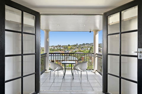 Kyeema Executive 50 - Accommodation Great Ocean Road 1