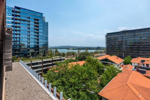 Lake Views, Central CBD Location//FREE WIFI+NETFLIX - Accommodation Great Ocean Road 2