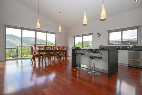 Leader Views - Accommodation Great Ocean Road 2