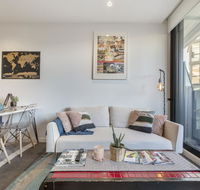 LUXURIOUS RIVERSIDE RESORT STYLE APARTMENTPOOLSPAGYMROOFTOP WITH CITY VIEWS - Accommodation Great Ocean Road