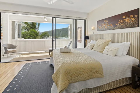 Luxury Marina View Apartment - Accommodation Great Ocean Road 1