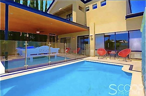 LUXURY VILLA W POOL & SPAS - Accommodation Great Ocean Road 0