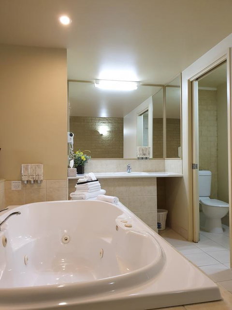 Madison Spa Motel - Adults Only - Accommodation Great Ocean Road 1