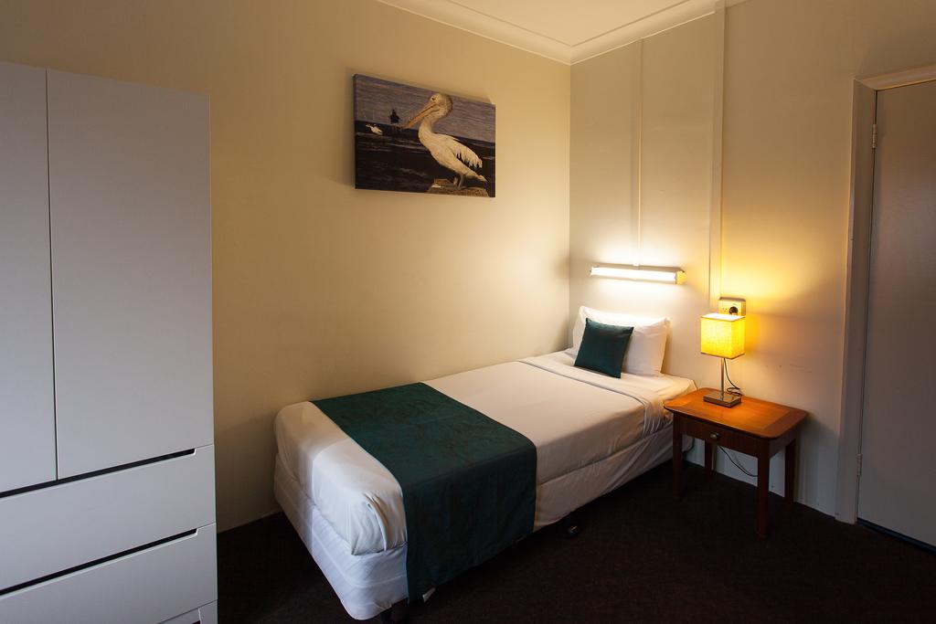 Manly QLD Accommodation Great Ocean Road