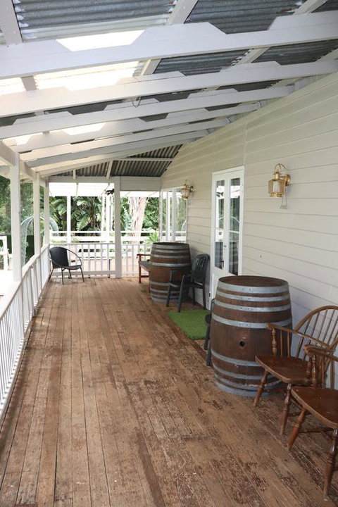 Mapleton Falls Farm House - Accommodation Great Ocean Road 1