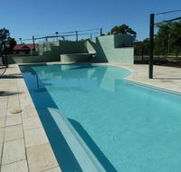 McNevins Logan Park Motel
