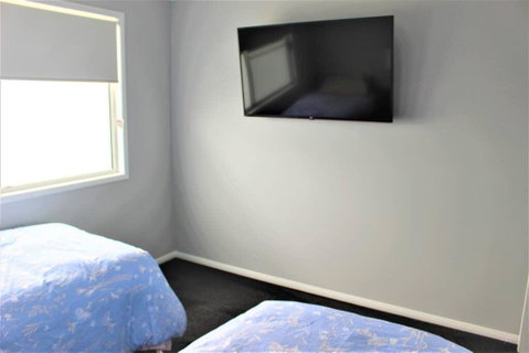 Michael's Place: Brand New Unit Close To Uni & CBD - Accommodation Great Ocean Road 1