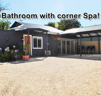 MODERN  LUXURIOUS WITH SPA BATH