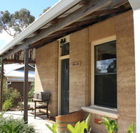 Hotham Ridge Winery and Cottages
