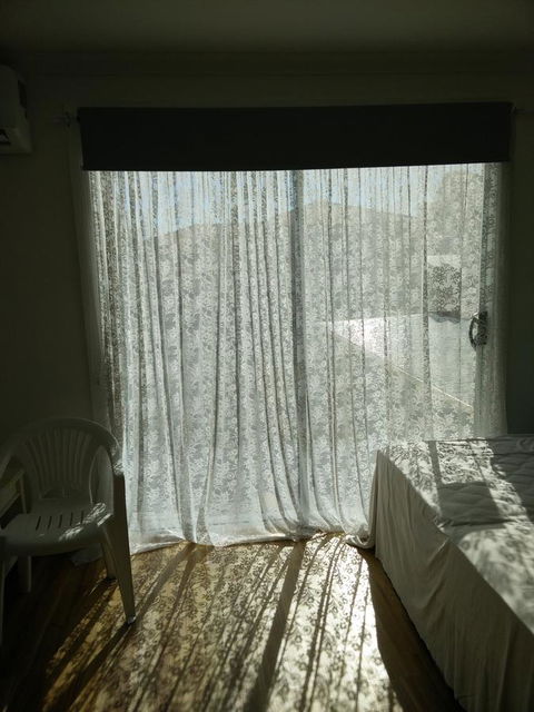 DIANELLA Budget Rooms Happy Place To Stay - Accommodation Great Ocean Road 18