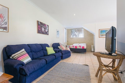 Surfside Ocean Beach Denmark Holiday Accommodation - Accommodation Great Ocean Road 13