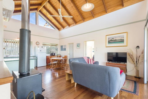 Surfside Ocean Beach Denmark Holiday Accommodation - Accommodation Great Ocean Road 23