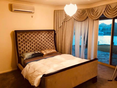 LA ANCHOR ON THE CANALS (MANDURAH) - Accommodation Great Ocean Road 12
