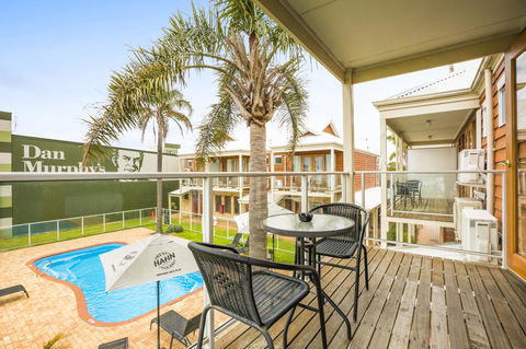Nightcap At The Ship Inn - Accommodation Great Ocean Road 2