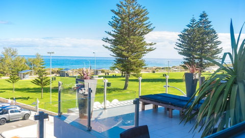 Mullaloo Beach Hotels & Apartments - Accommodation Great Ocean Road 6