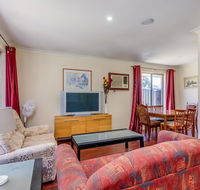 Brilliant neat convenient family-friendly house