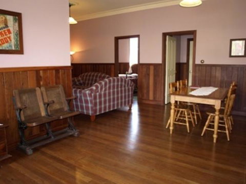 Pemberton Old Picture Theatre Holiday Apartments - Accommodation Great Ocean Road 30