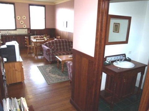 Pemberton Old Picture Theatre Holiday Apartments - Accommodation Great Ocean Road 9