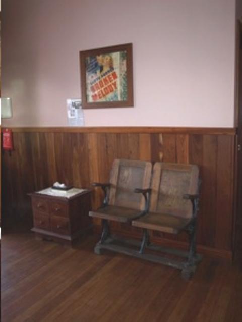 Pemberton Old Picture Theatre Holiday Apartments - Accommodation Great Ocean Road 39