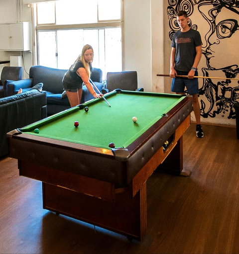 The Hive Hostel - Traveler Friendly, Passport Only - Accommodation Great Ocean Road 4
