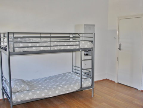 The Hive Hostel - Traveler Friendly, Passport Only - Accommodation Great Ocean Road 35