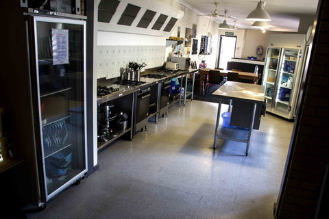 Shiralee Hostel -note - Valid Passport Required To Check In - Accommodation Great Ocean Road 9