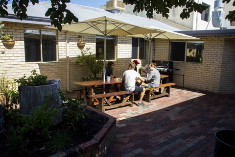 Shiralee Hostel -note - Valid Passport Required To Check In - Accommodation Great Ocean Road 7