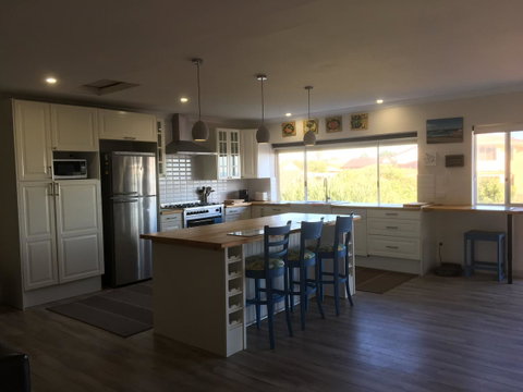 Halls Head Beach House - Accommodation Great Ocean Road 4