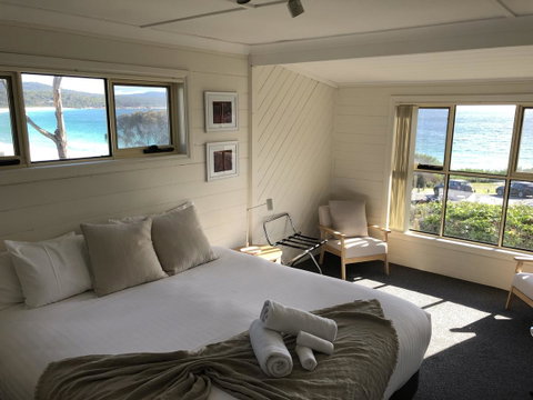 BINALONG BEACH COTTAGE Beachfront At Bay Of Fires Next To Restaurant - Accommodation Great Ocean Road 4