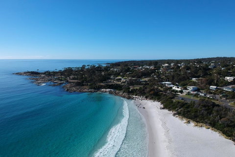 BINALONG BEACH COTTAGE Beachfront At Bay Of Fires Next To Restaurant - Accommodation Great Ocean Road 10