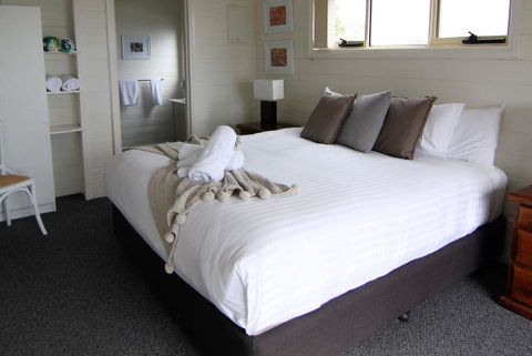 BINALONG BEACH COTTAGE Beachfront At Bay Of Fires Next To Restaurant - Accommodation Great Ocean Road 15