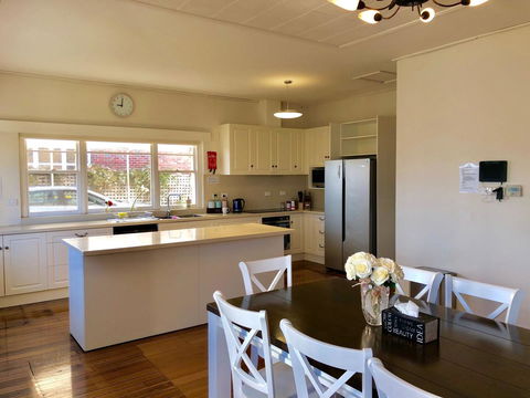 Riverbank Villa - Accommodation Great Ocean Road 5