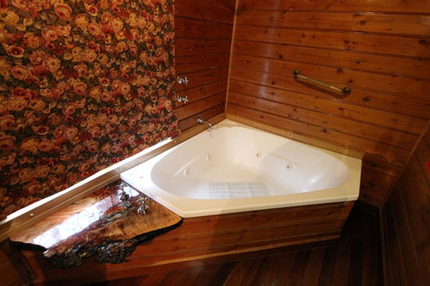 Kerrellie Cottages 2, 4 & 8 Reid Street - Accommodation Great Ocean Road 11