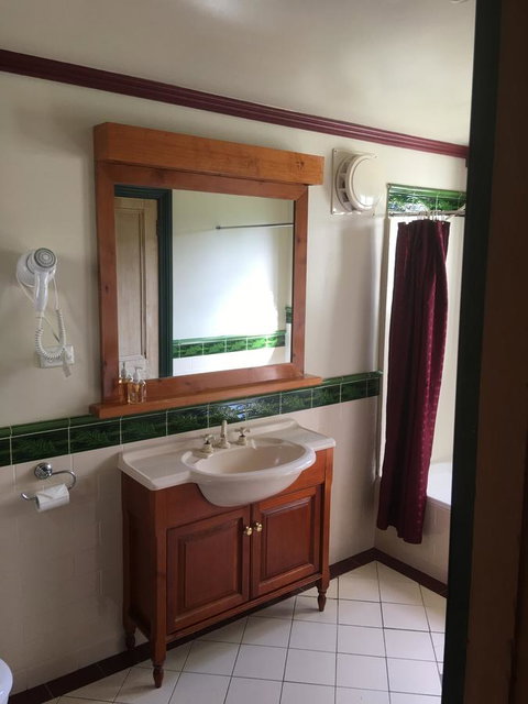 Kerrellie Cottages 2, 4 & 8 Reid Street - Accommodation Great Ocean Road 18