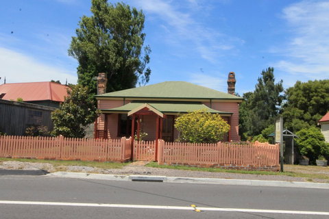 Kerrellie Cottages 2, 4 & 8 Reid Street - Accommodation Great Ocean Road 2