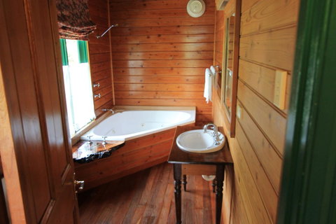 Kerrellie Cottages 2, 4 & 8 Reid Street - Accommodation Great Ocean Road 17