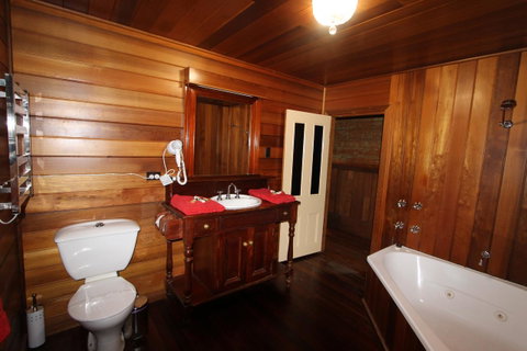Kerrellie Cottages 2, 4 & 8 Reid Street - Accommodation Great Ocean Road 25