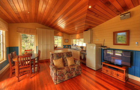 Island View Spa Cottage - Accommodation Great Ocean Road 7