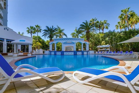 NEW Beautiful 1 Bedroom Beach Views Broadbeach - Accommodation Great Ocean Road 3